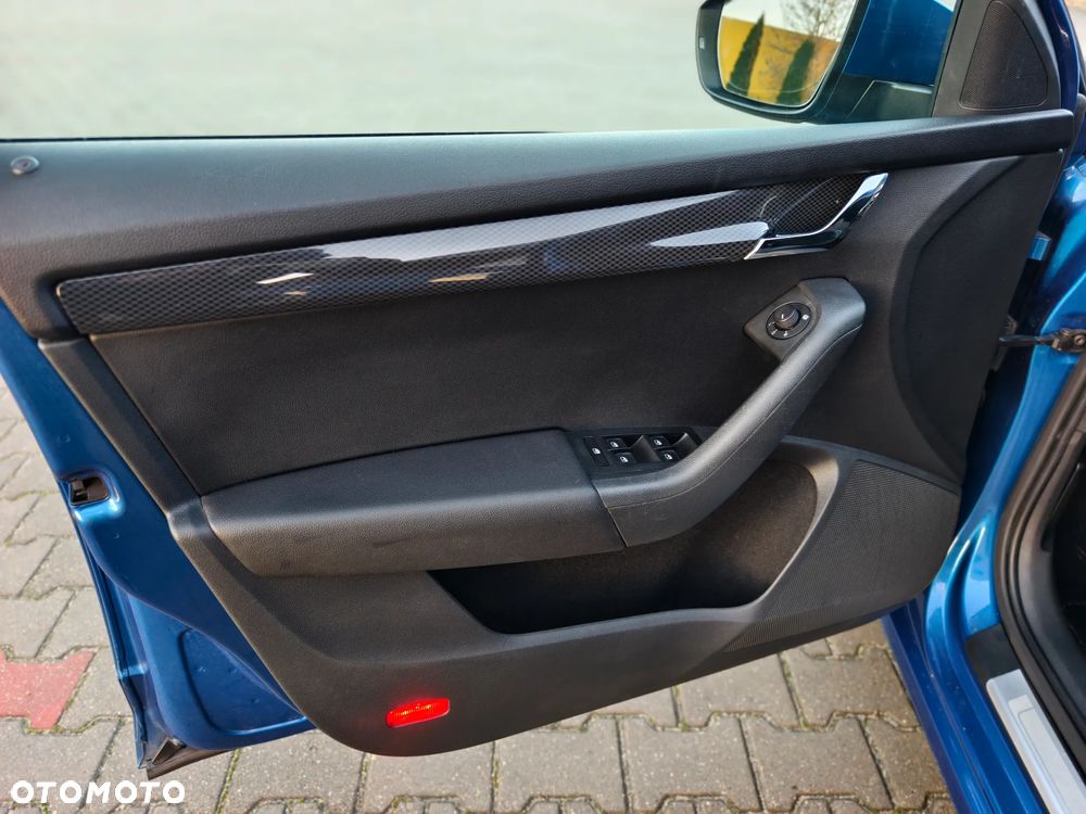 Skoda Octavia 2.0 TDI DSG RS - 6