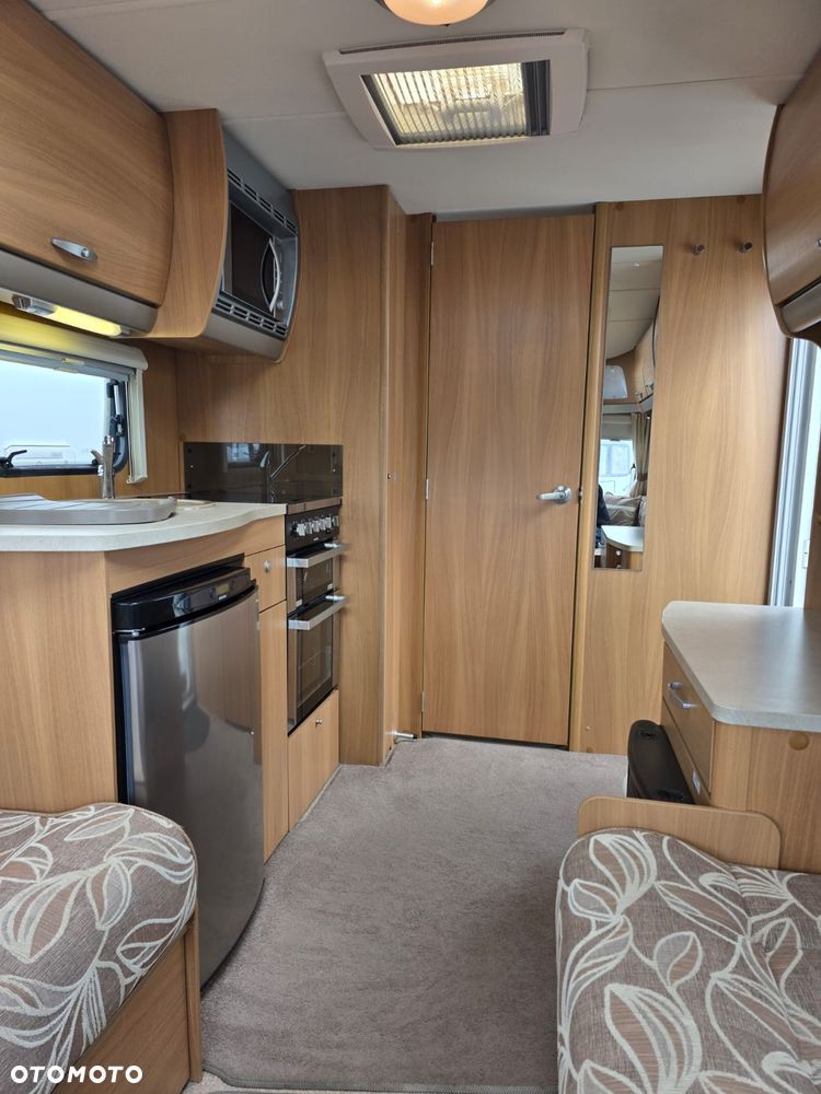 SWIFT CHARISMA 230 - 11