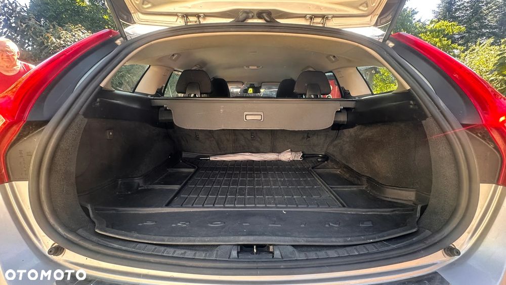 Volvo V60 D5 Geartronic Momentum - 20