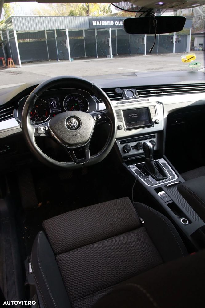 Volkswagen Passat Variant 1.6 TDI SCR DSG Comfortline - 9