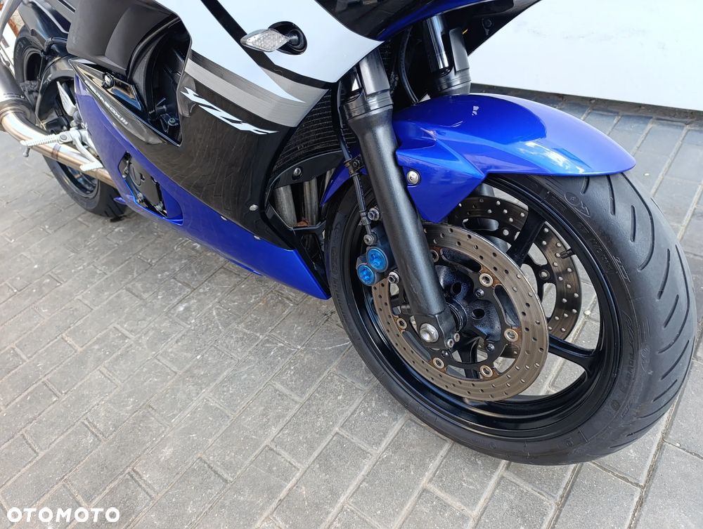 Yamaha R6 - 32