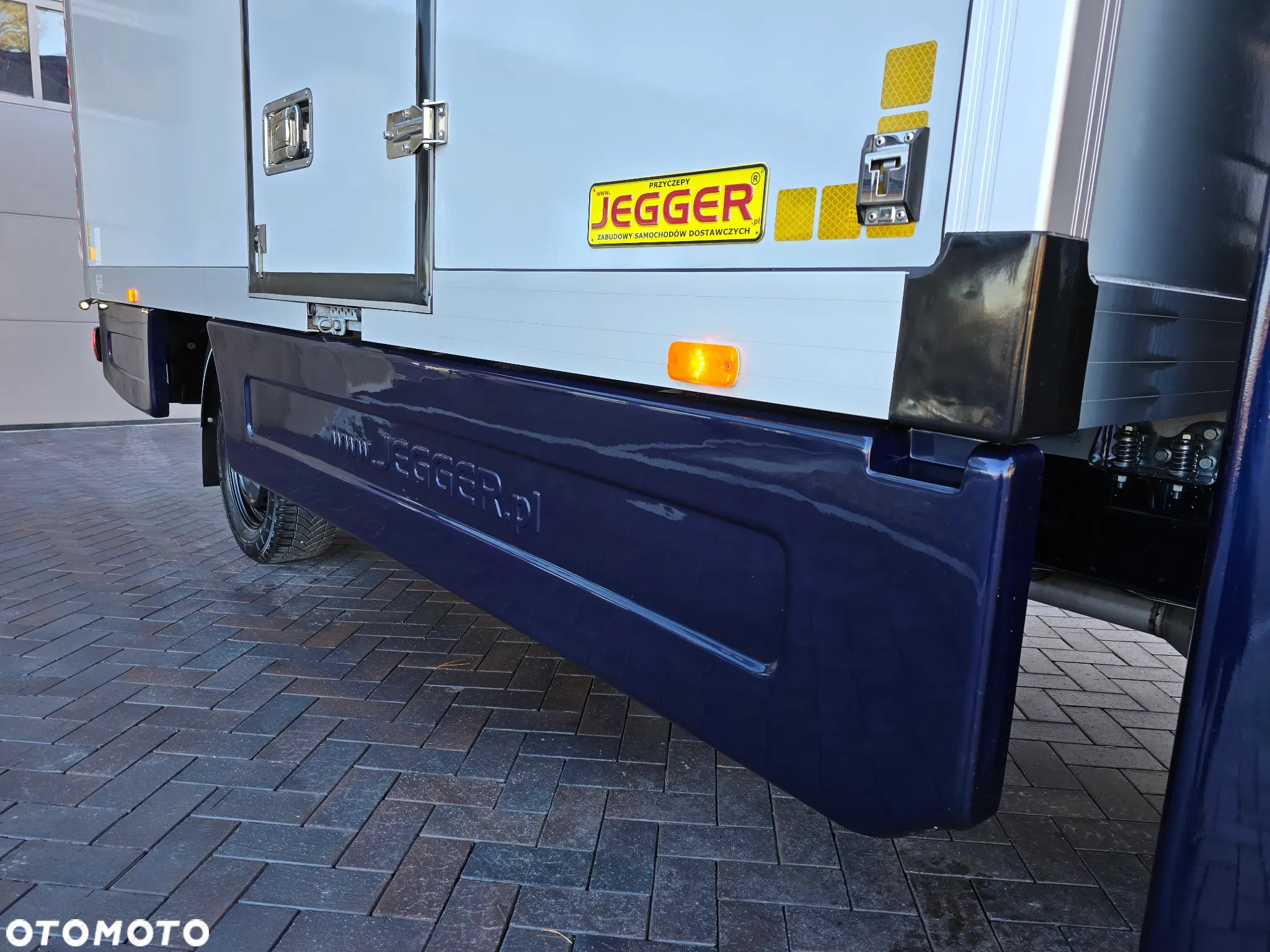 Mercedes-Benz SPRINTER 319 3.0 CDI KONTENER 4,28cmDługi 2,29cmSzero 2,24cmWysok + WINDA 750Kg 42Tyś km SERWIS DO OSTATNIEGO Km ASO MERCEDES-BENZ SALON PL STAN NOWY NOWY NOWY FABRYCZNA GWARANCJA - 27
