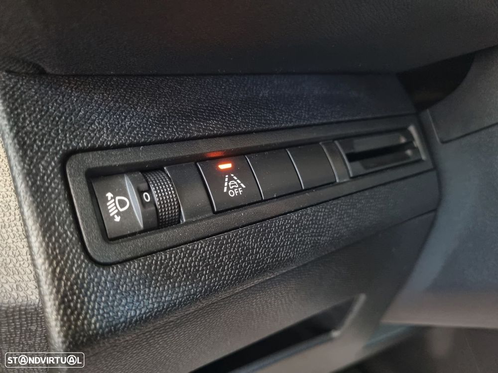 Peugeot 3008 1.5 BlueHDi Active - 16
