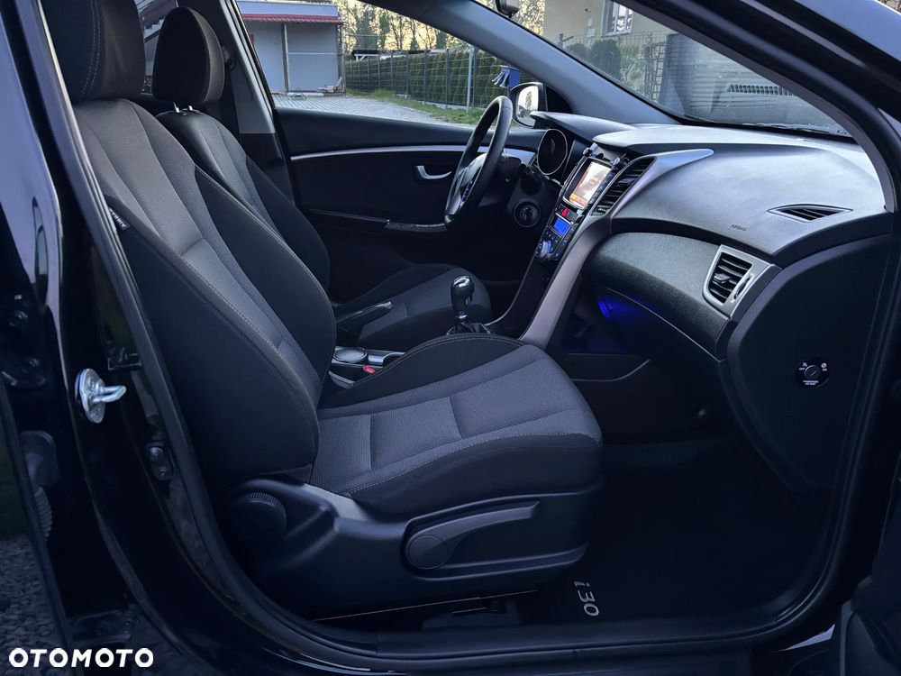 Hyundai i30 i30cw 1.6 CRDi Intro Edition - 9