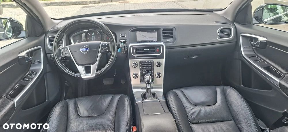 Volvo V60 D6 AWD Plug-in Hybrid Summum - 12