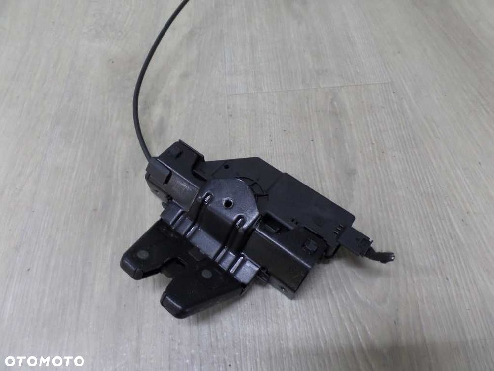 BMW 3 E90 ZAMEK WKLADKA BAGAZNIKA 7840617 04-08 - 4