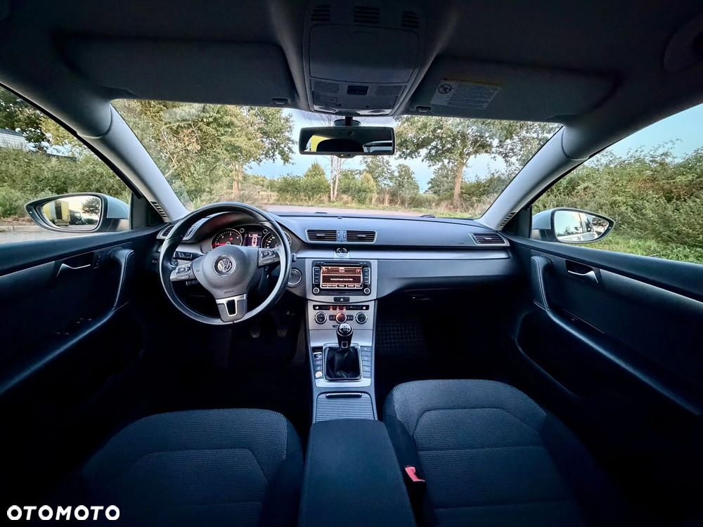 Volkswagen Passat 2.0 TDI Comfortline - 11
