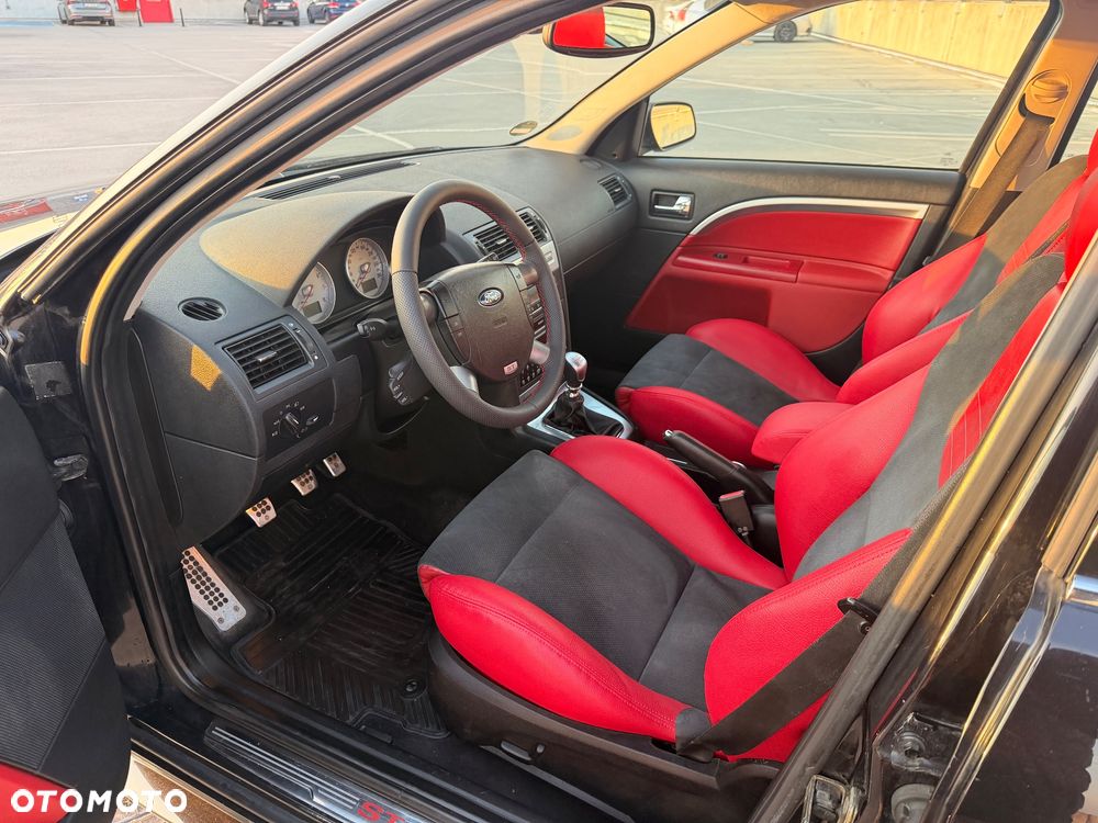 Ford Mondeo 3.0 V6 ST 220 - 11