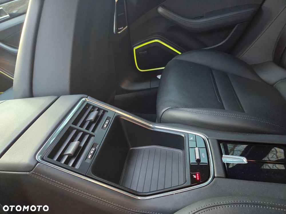 Porsche Panamera 4 - 31