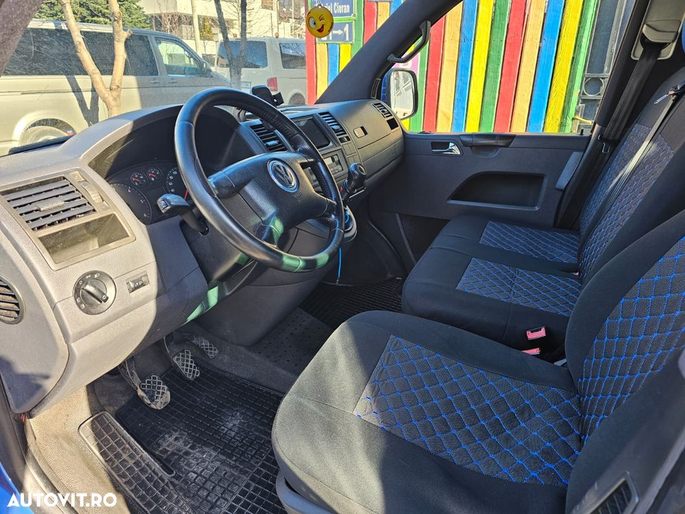 Volkswagen Caravelle - 9