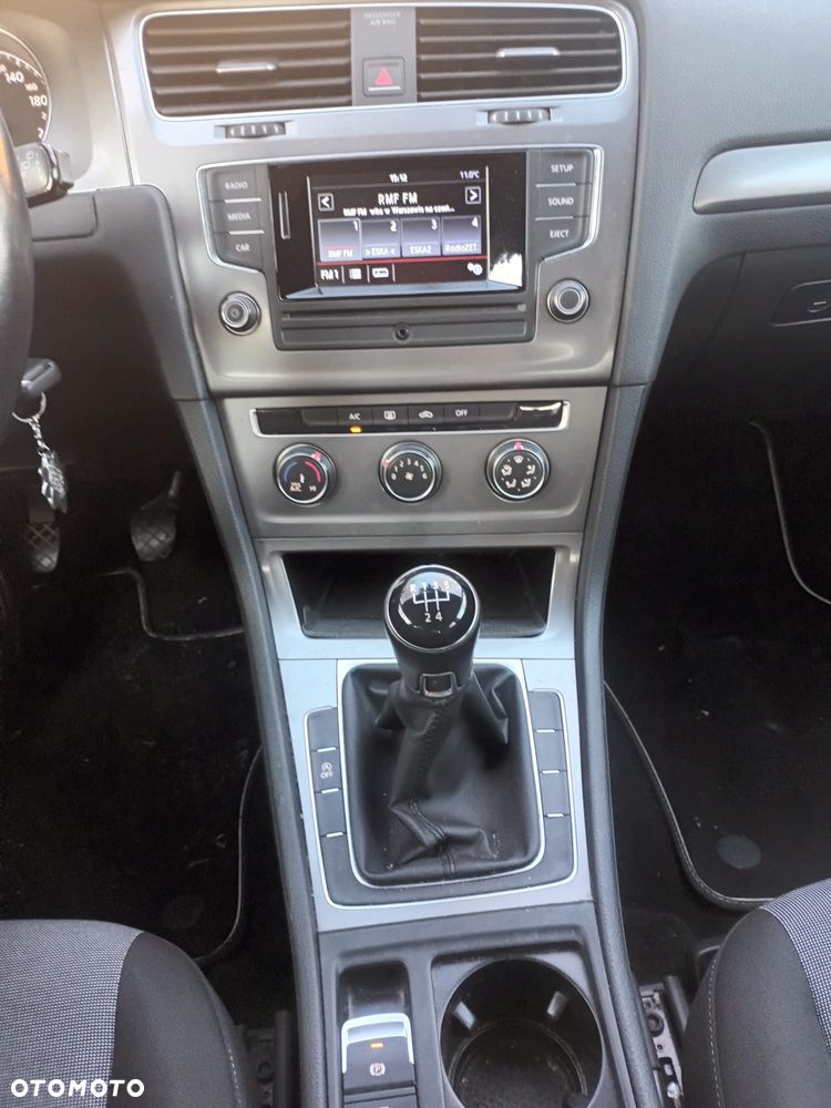 Volkswagen Golf - 10