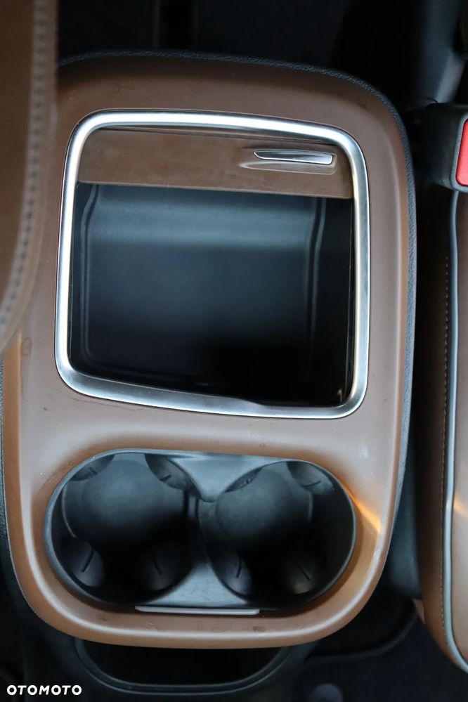 Chrysler Pacifica - 36