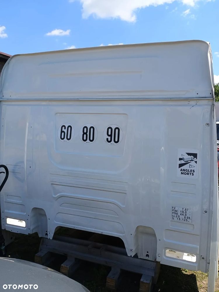 kabina SCANIA - 4