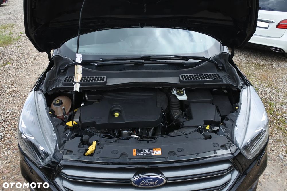 Ford Kuga 2.0 TDCi 4x4 ST-Line - 38