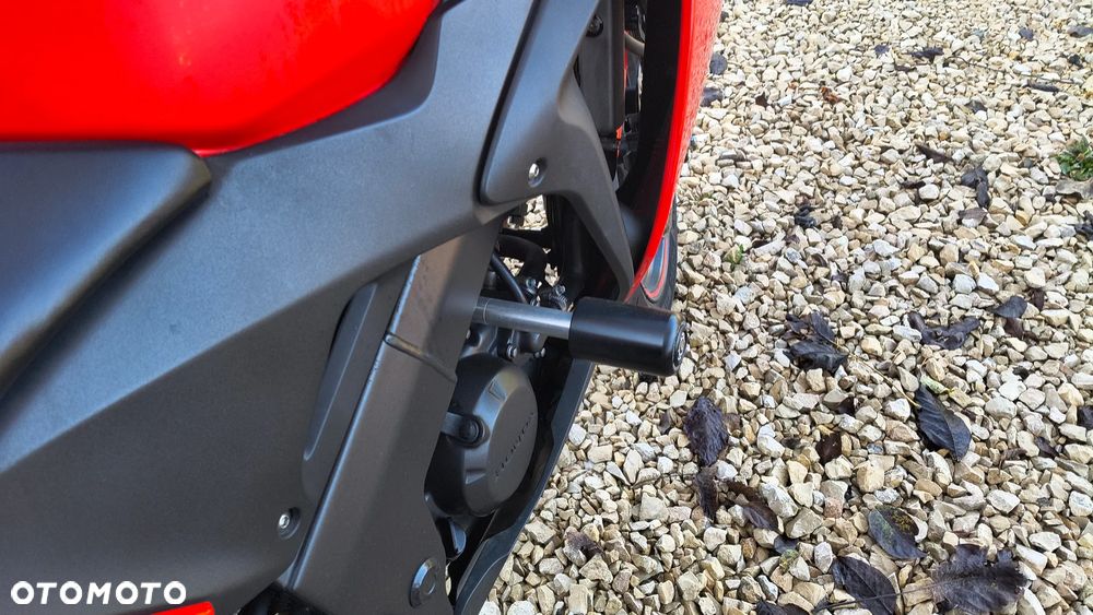 Honda CBR - 9