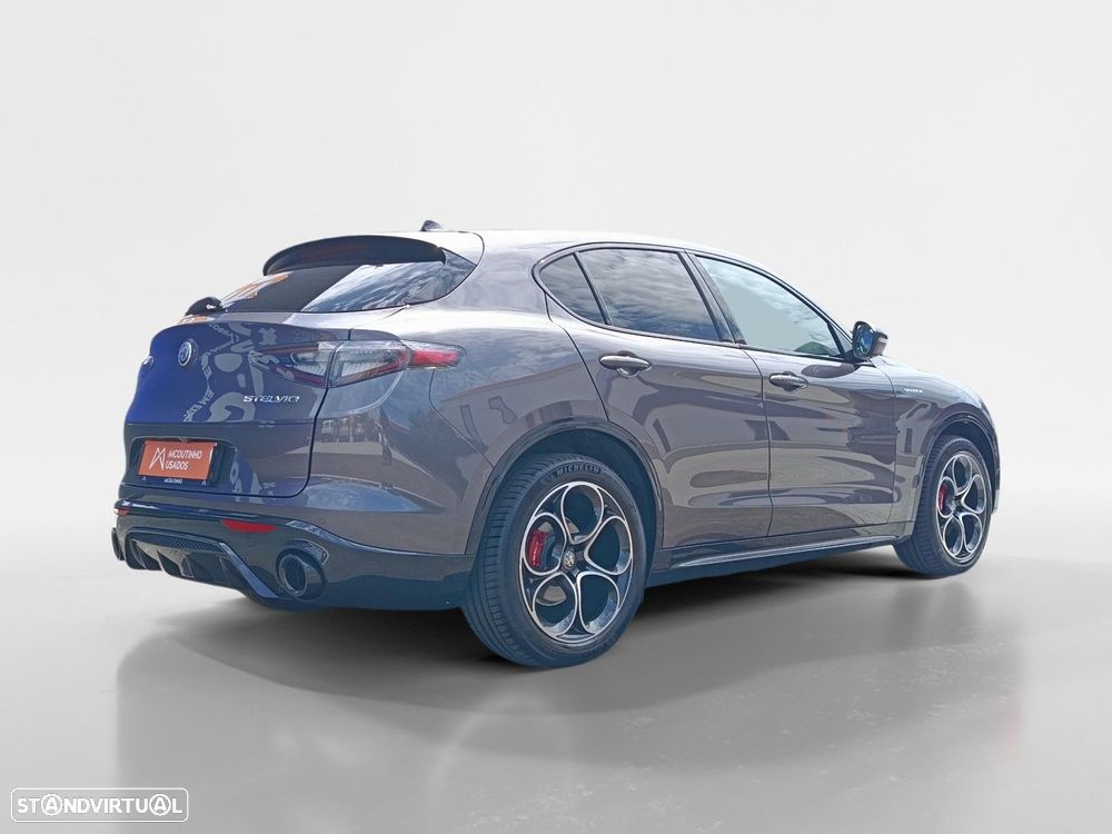 Alfa Romeo Stelvio 2.2 D Veloce Q4 AT8 - 5
