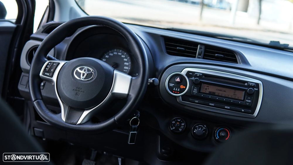 Toyota Yaris 1.0 VVT-i AC - 38