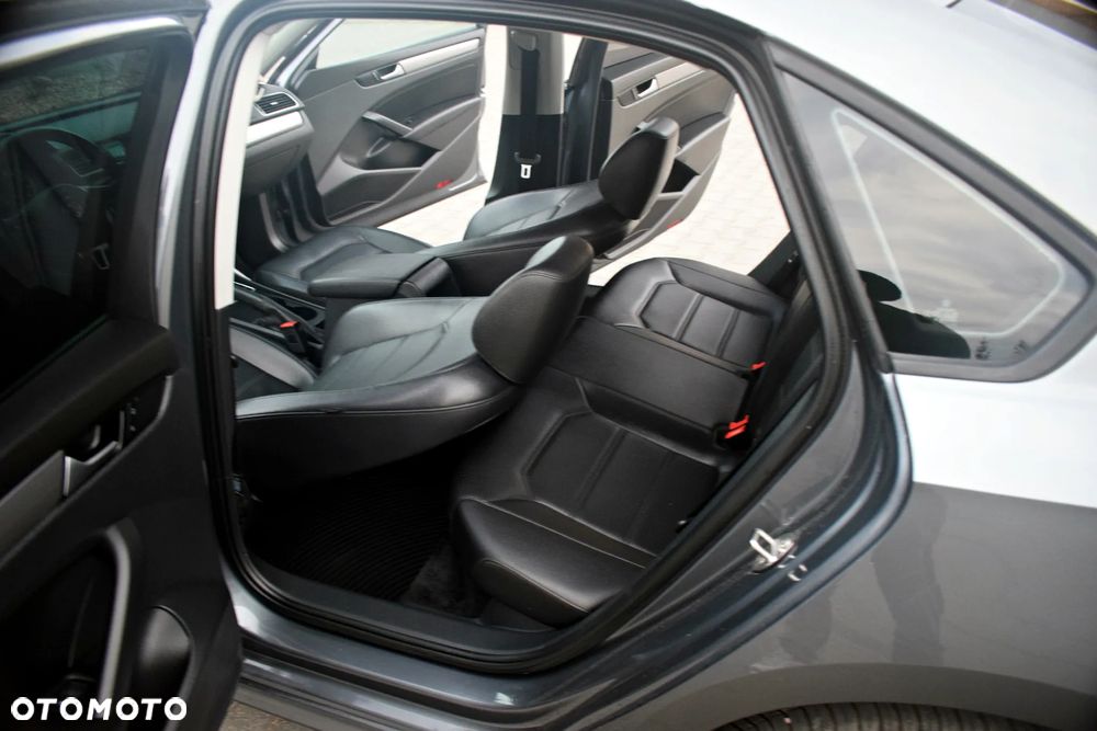 Volkswagen Passat - 37