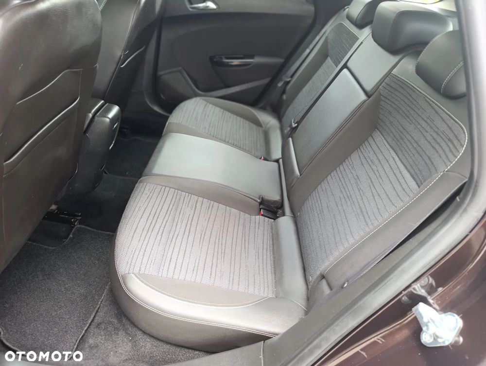Opel Astra 1.4 T Enjoy S&S - 18