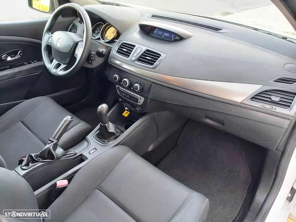 Renault mégane 1.5 dci iii hatchback - 6