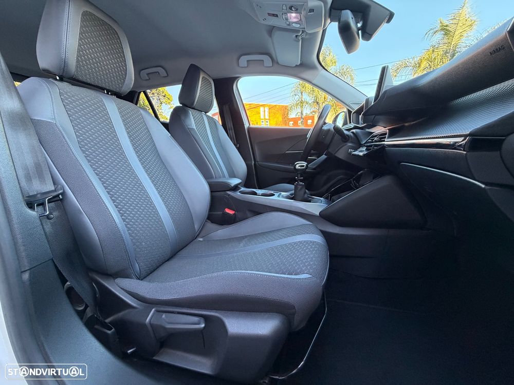 Peugeot 2008 1.2 PureTech Allure - 16