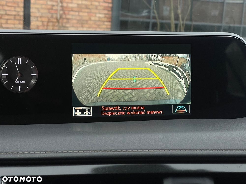 Lexus UX 250h Business Edition - 22