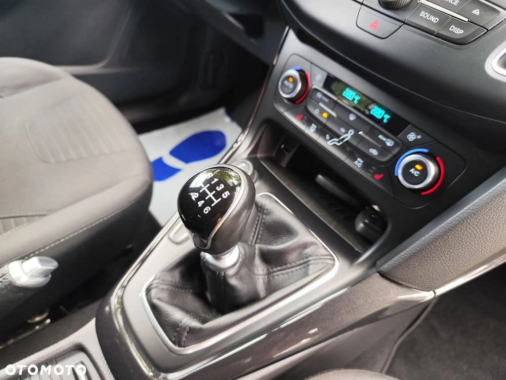 Ford Focus Turnier 1.5 EcoBlue Start-Stopp-System TITANIUM - 34