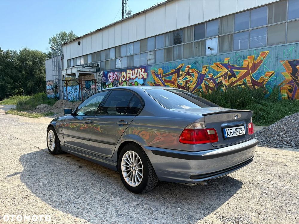 BMW Seria 3 320d - 4