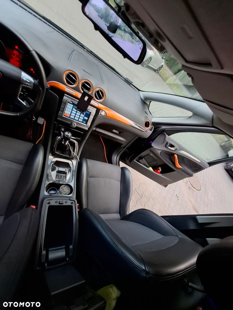 Ford S-Max - 18