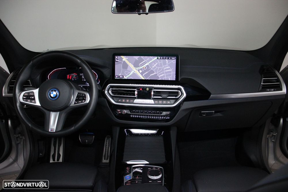 BMW iX3 M Sport Impressive - 8