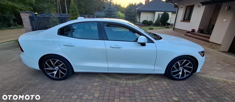 Volvo S60 T5 Momentum Pro - 4