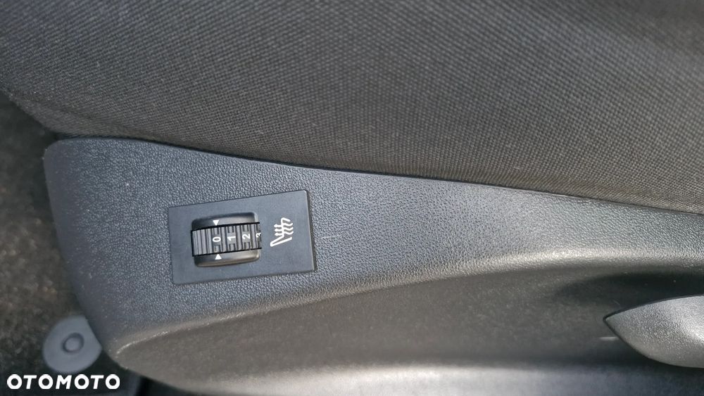 Peugeot 208 120 VTI Intuitive - 25