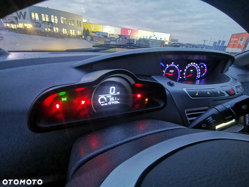 SsangYong/KGM Rodius 200 e-XDi Crystal Plus - 8