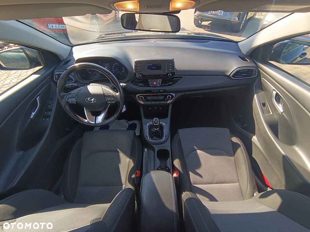 Hyundai i30 1.5 DPI Classic + - 19