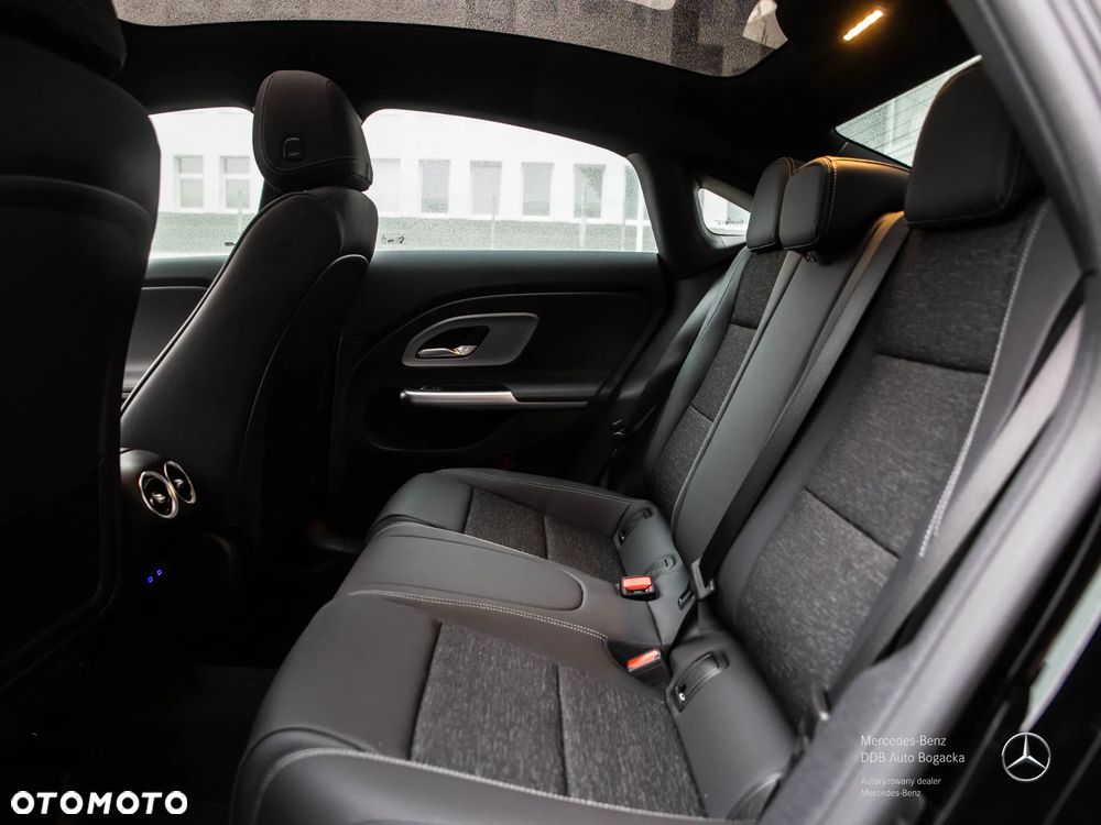 Mercedes-Benz CLA 220 mHEV 4-Matic 8G-DCT - 9