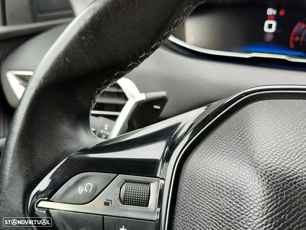 Peugeot 3008 1.5 BlueHDi Allure EAT8 - 17