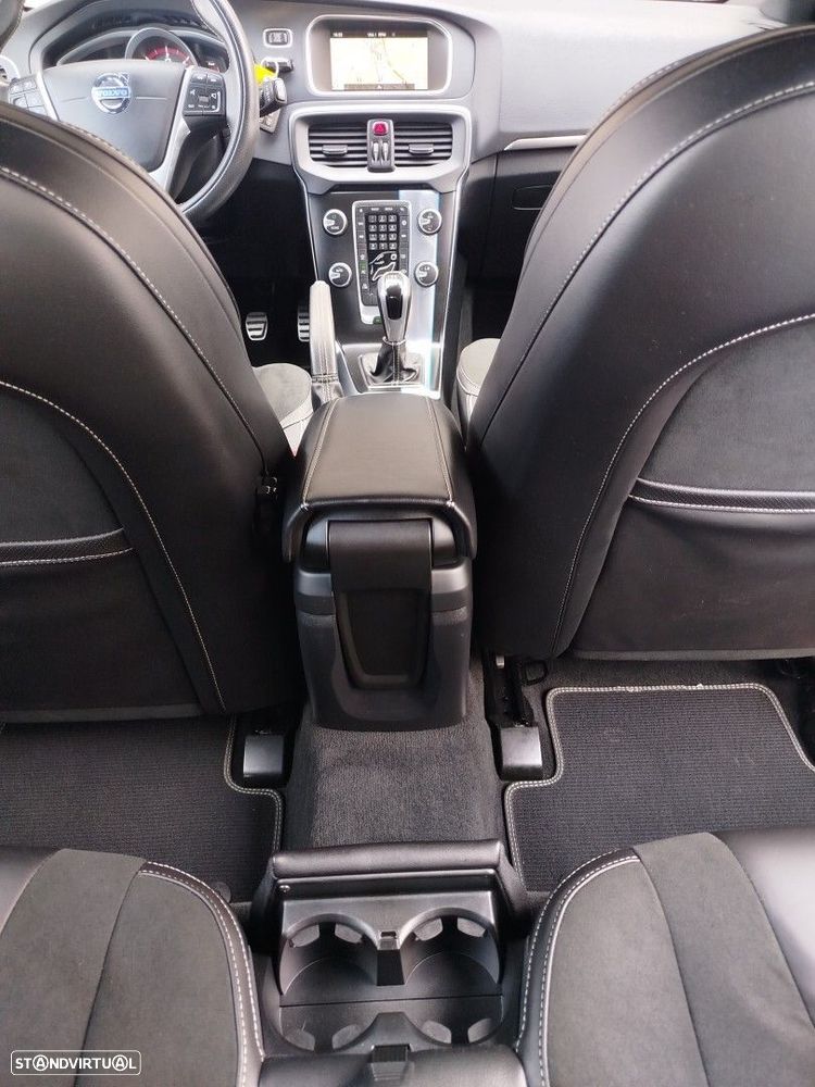 Volvo V40 2.0 D4 R-Design - 25