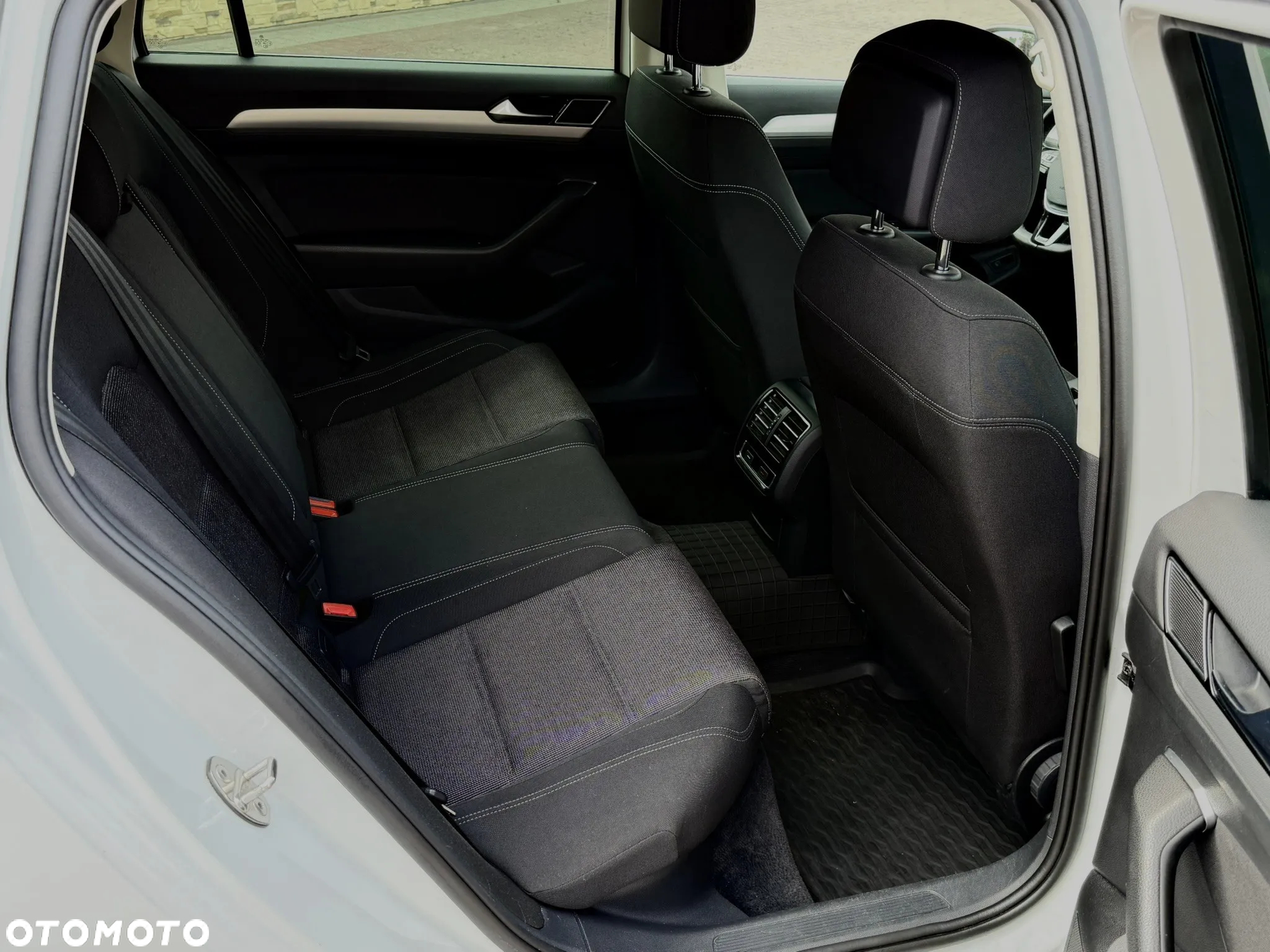 Volkswagen Passat Variant 1.4 TSI ACT (BMT) DSG Comfortline - 26