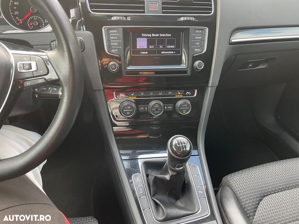 Volkswagen Golf - 20