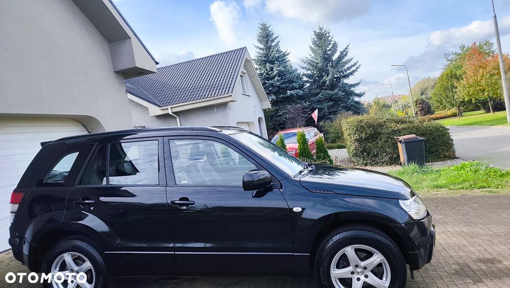 Suzuki Grand Vitara 2.0 De Luxe - 36
