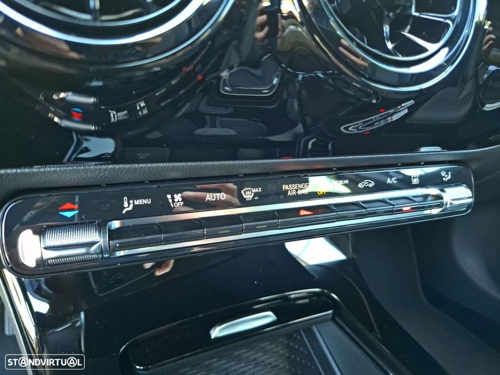 Mercedes-Benz a-250-limousine e - 23