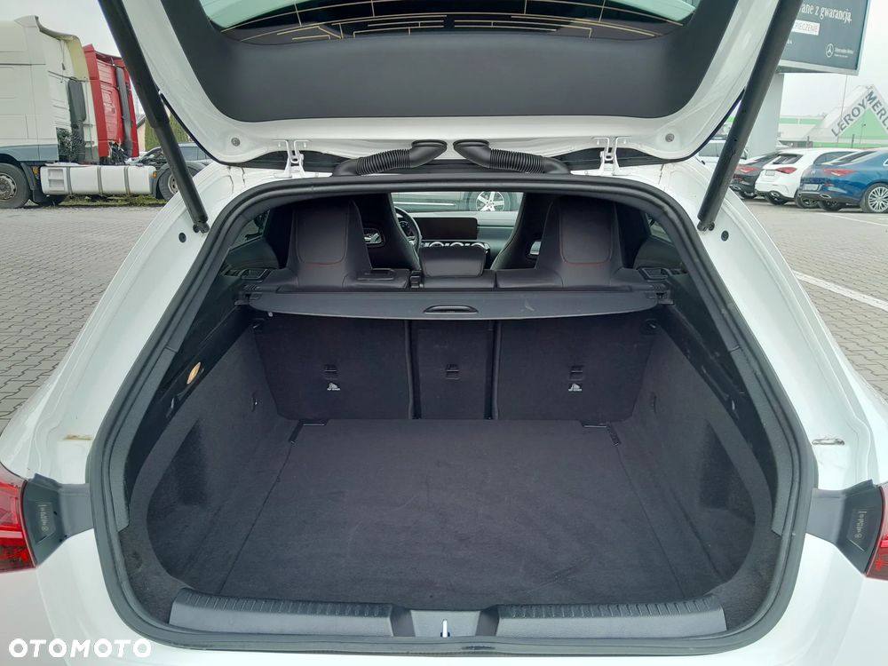 Mercedes-Benz CLA 200 AMG Line 7G-DCT - 17