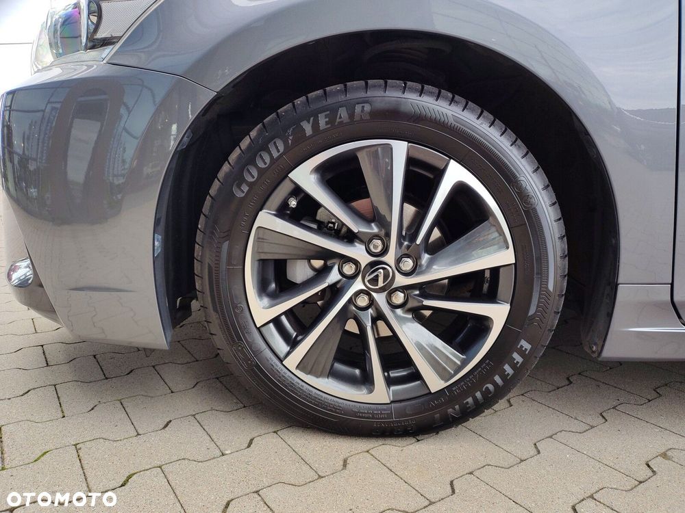 Lexus CT - 11