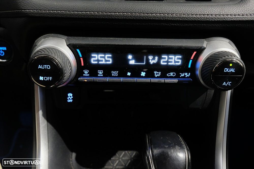Toyota RAV4 2.5 HDF Comfort - 19