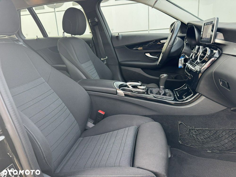 Mercedes-Benz Klasa C 180 T Avantgarde - 21