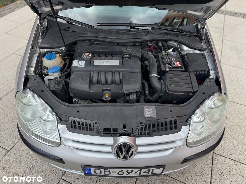 Volkswagen Golf 1.6 Comfortline - 16