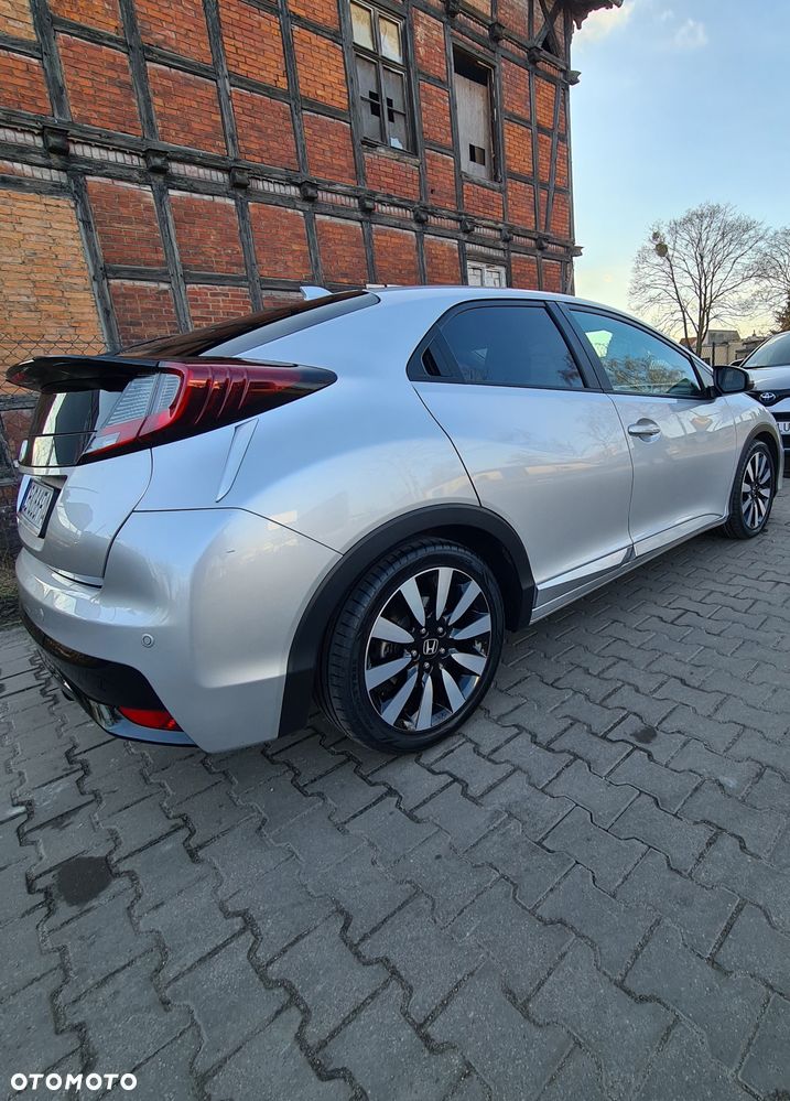 Honda Civic 1.8 Lifestyle (Honda Connect+) - 11