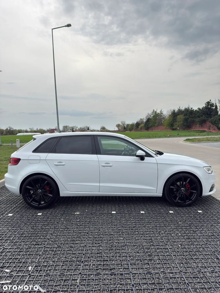 Audi A3 Sportback 2.0 TDI Ambiente - 9