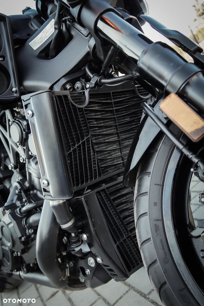 Yamaha V-MAX - 18