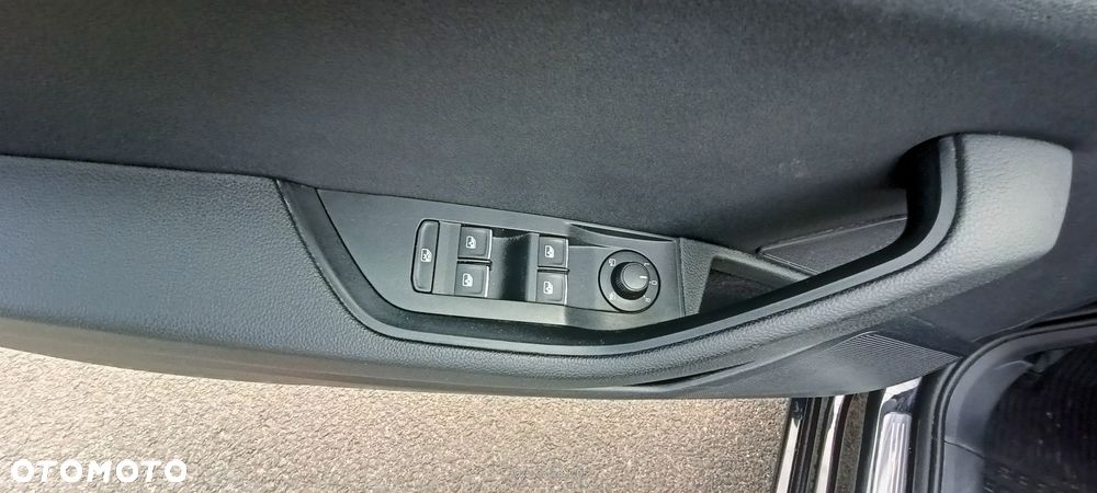 Skoda Superb 2.0 TDI Style DSG - 33